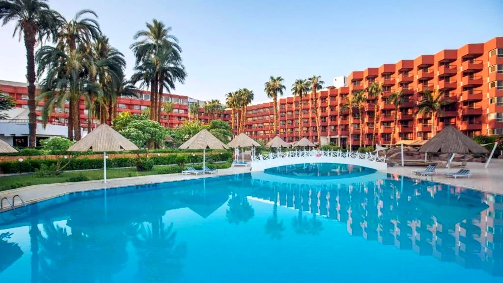 الفندق بيراميزا إيزيس الأقصر - الأقصر